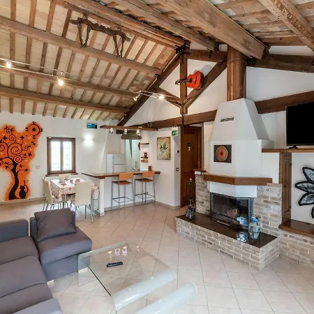 Apartment In Filottrano With Countryside Views Сasa de vacaciones Filottrano