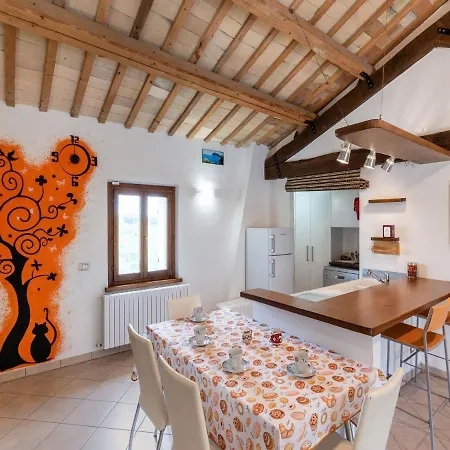 Apartment In Filottrano With Countryside Views Сasa de vacaciones